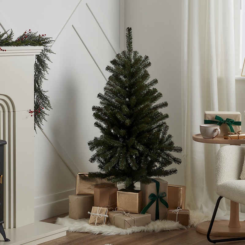 4ft Wintergreen Wrapped Full Artificial Christmas tree - Green