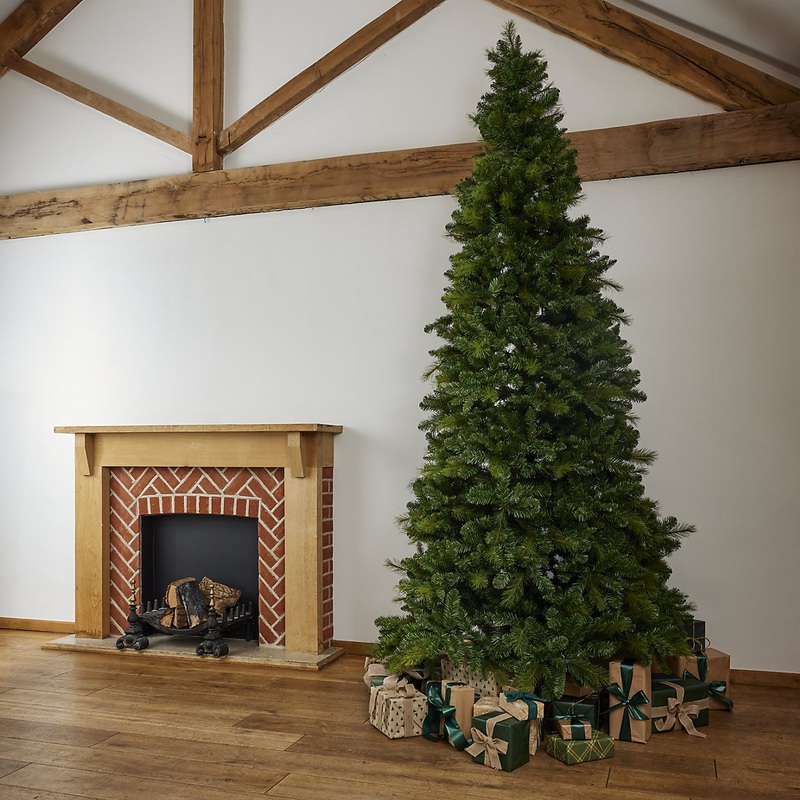 10ft Prancer Natural effect Hinged Full Artificial Christmas tree - Green