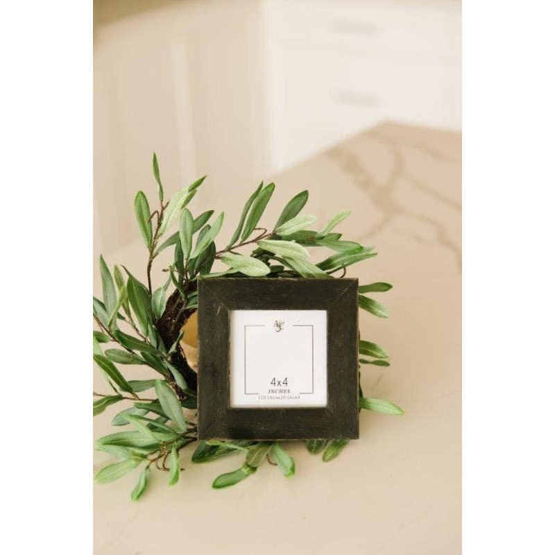 11808 - 6x6x.75 wood photo frame (SOLID) black (4x4)